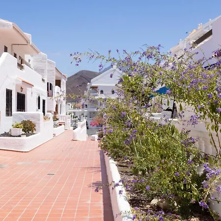 Hemeras Boutique Homes - Apartment With Heated Pool *