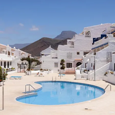 Hemeras Boutique Homes - Apartment With Heated Pool *