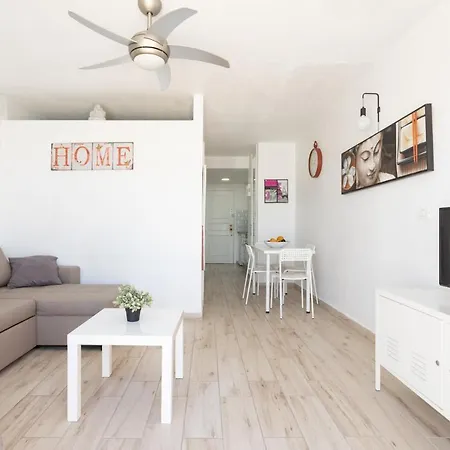 Hemeras Boutique Homes - Apartment With Heated Pool Apartman Arona